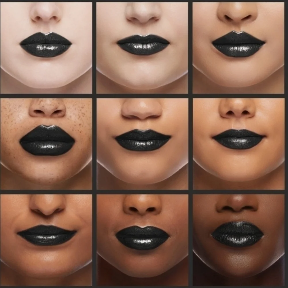 Covergirl Exhibitionist metallic lipstick Shade 555